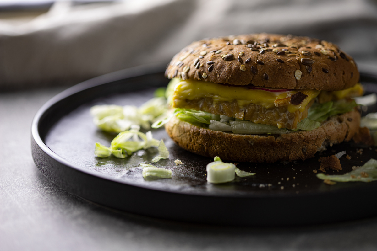 Vegan Burger with tempeh